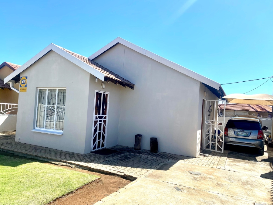 3 Bedroom Property for Sale in Boitekong North West